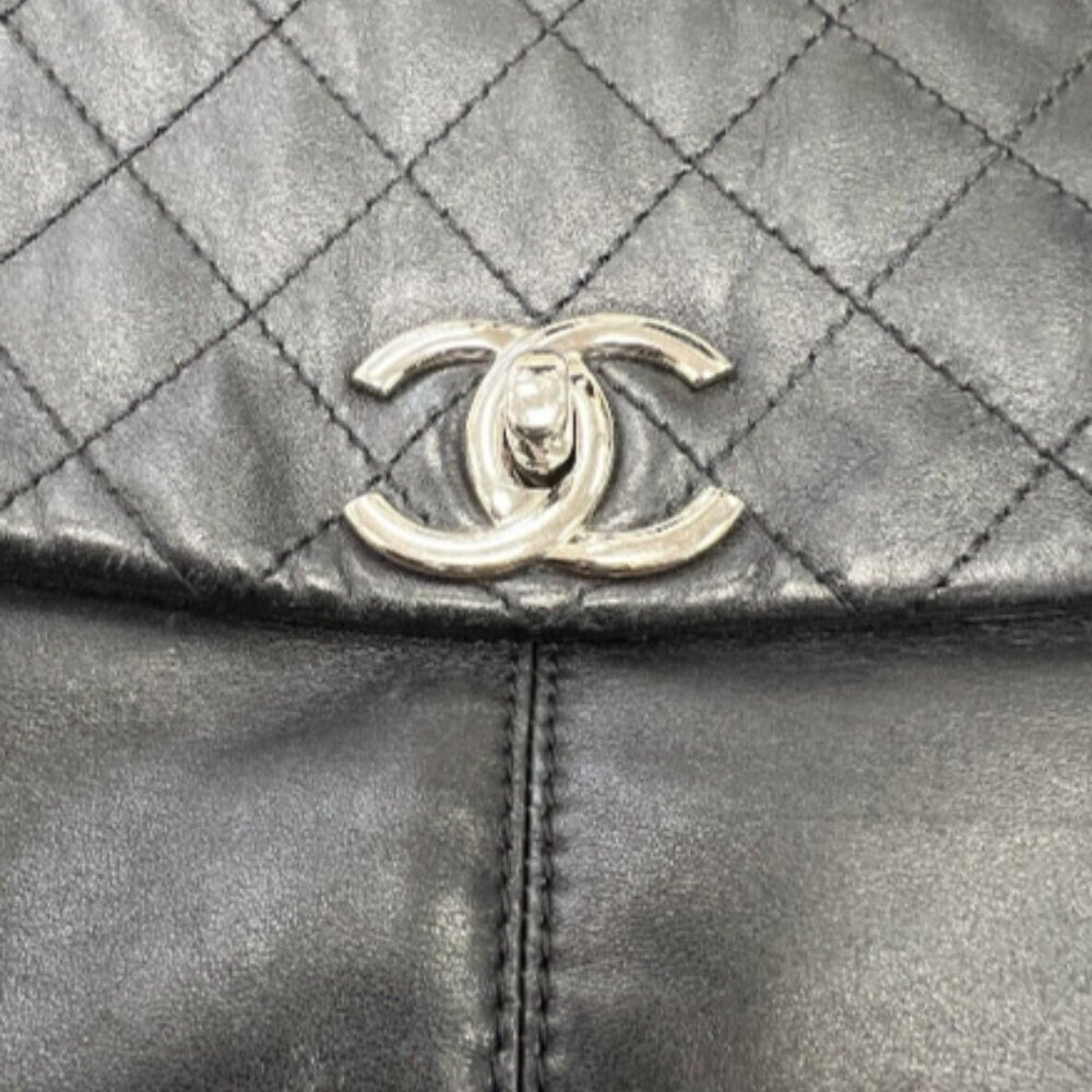Chanel Lambskin Quilted Large Trianon Messenger Flap black - Picture 12 of 16